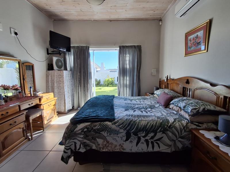 4 Bedroom Property for Sale in Golden Mile Western Cape